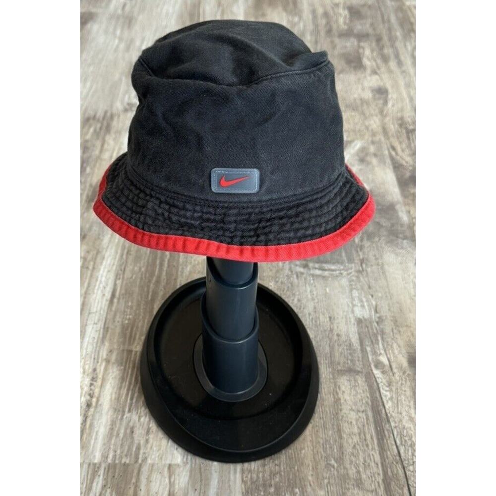 Nike Kids Black and Red Bucket Hat smaller (toddler - pre-k)